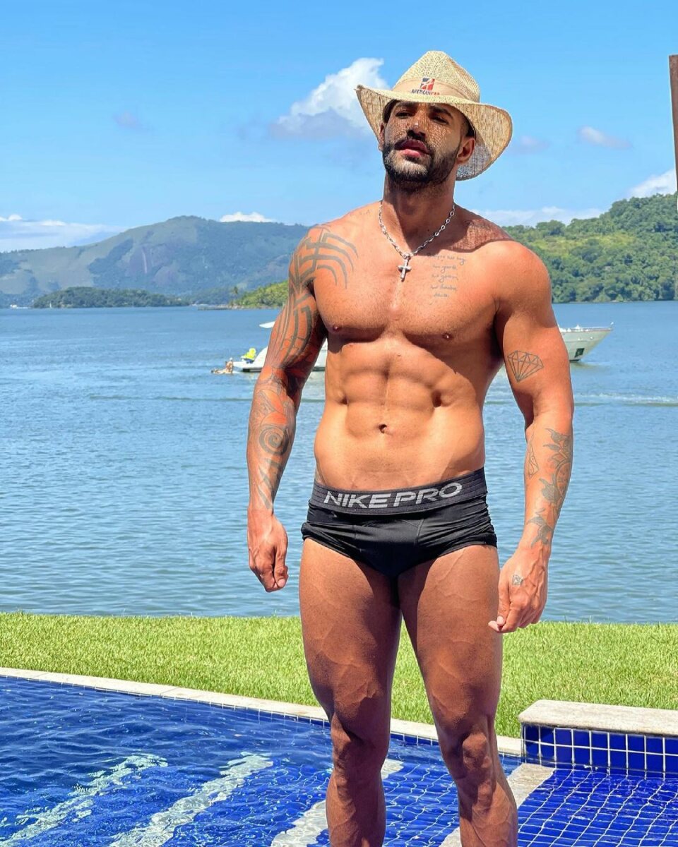 Gusttavo Lima Posta Foto De Sunga Em Angra Dos Reis E F Cita Z Neto