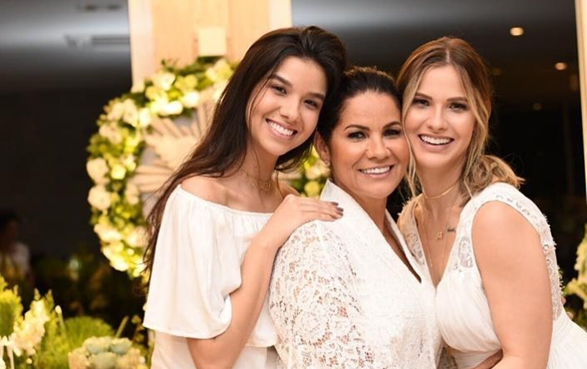 Andressa Suita posta fotos mãe irmã e avó Mulheres que me